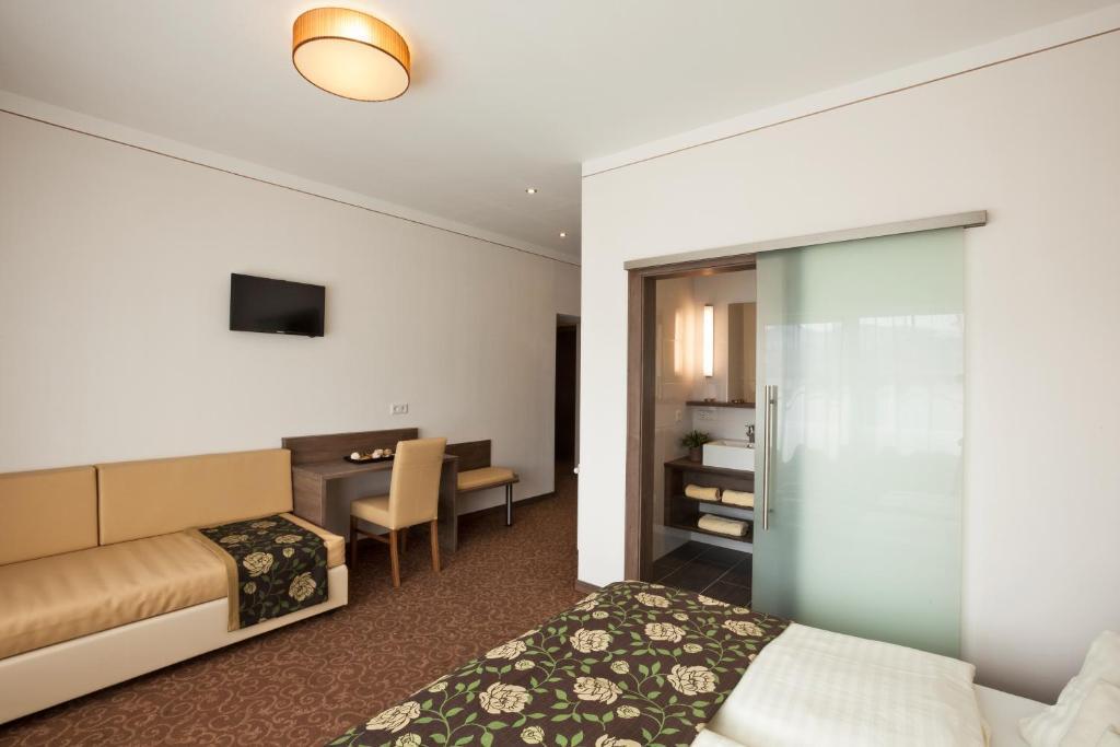Hotel Altmuensterhof Стая снимка